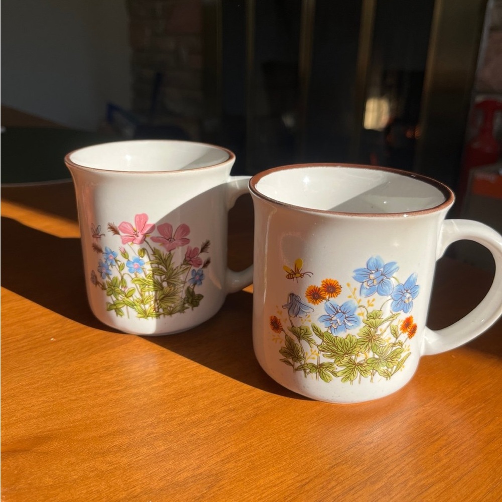 Floral Ceramic Vintage Mug Set